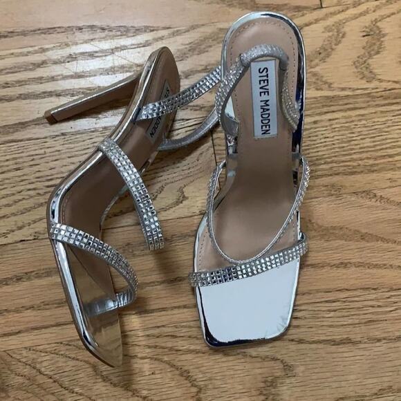 NWOT STEVE MADDEN GRACEY‎ RHINESTONE SANDALS SIZE 9M - Picture 3 of 6